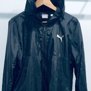 PUMA Essentials Solid Windbreaker jacket in black.  USA (large)